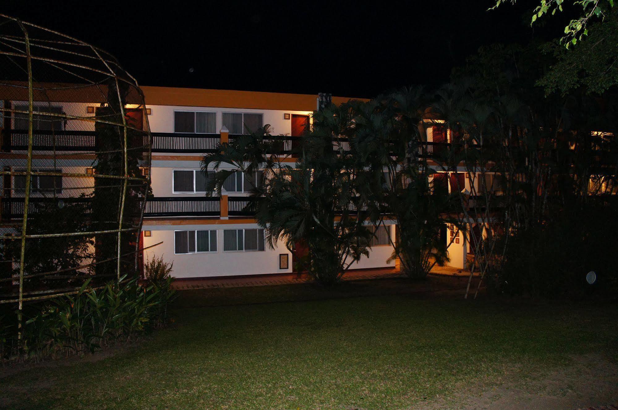 Comfort Inn Palenque Exterior photo